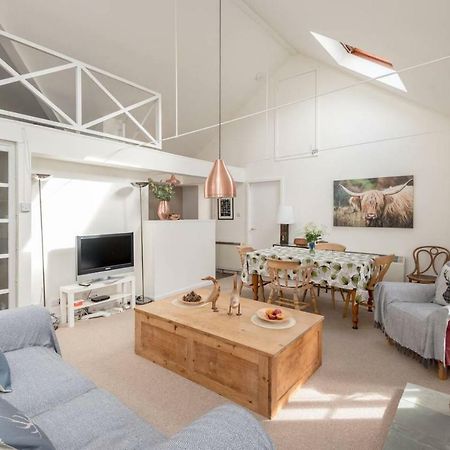 Joivy Loft At The Brewery With Free Parking Appartement EDI Buitenkant foto